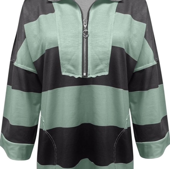 Womens nwots lightweight sweatshirt. Army green striped sz small - Picture 2 of 4